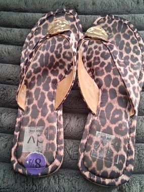 Dolce Vita Leopard Print Thong Sandals with Gold Accent